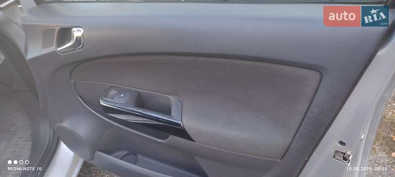 Хэтчбек Opel Corsa 2011 в Звягеле