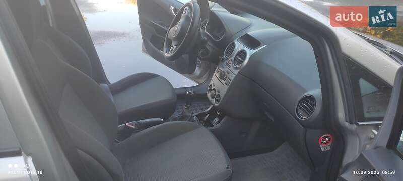 Хэтчбек Opel Corsa 2011 в Звягеле