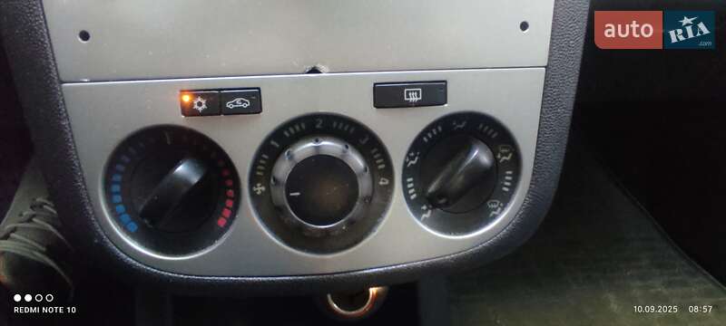 Хэтчбек Opel Corsa 2011 в Звягеле