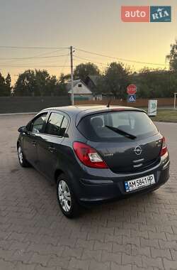 Хэтчбек Opel Corsa 2008 в 