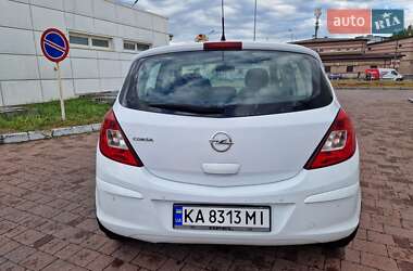 Хетчбек Opel Corsa 2012 в 