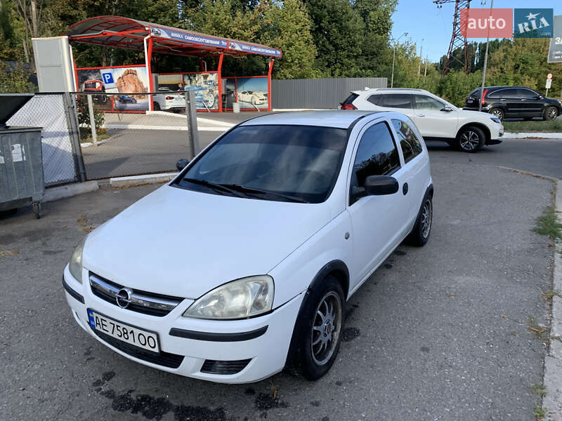 Хэтчбек Opel Corsa 2004 в Днепре