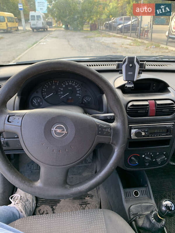 Хэтчбек Opel Corsa 2004 в Днепре