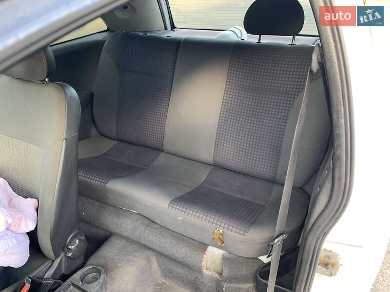 Хэтчбек Opel Corsa 2004 в Днепре