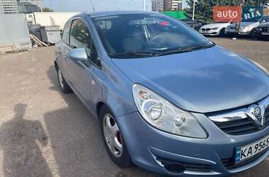 Хэтчбек Opel Corsa 2007 в 