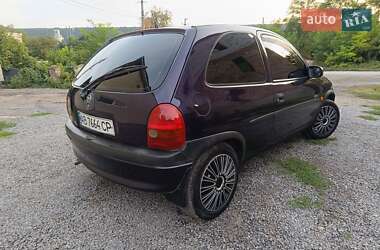 Хэтчбек Opel Corsa 2000 в 