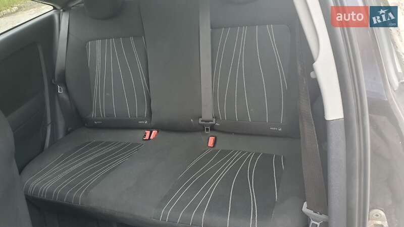 Хэтчбек Opel Corsa 2011 в Черновцах