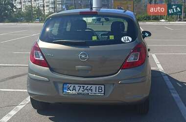 Хэтчбек Opel Corsa 2013 в 