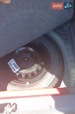 Хэтчбек Opel Corsa 2013 в 