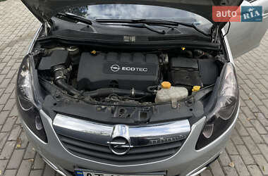Хэтчбек Opel Corsa 2010 в 