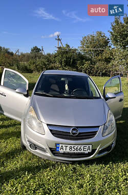 Хетчбек Opel Corsa 2008 в 
