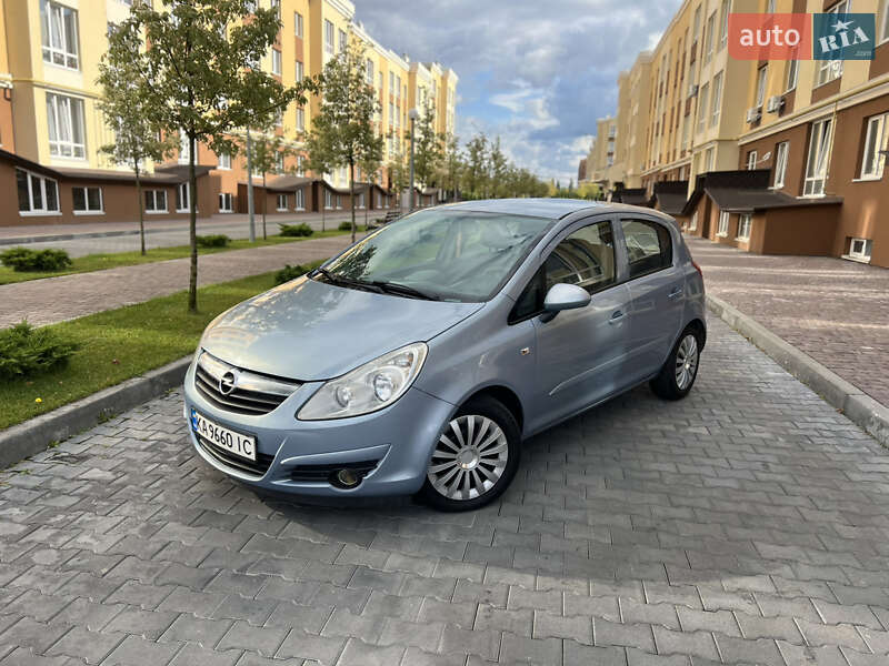 Хэтчбек Opel Corsa 2007 в Киеве