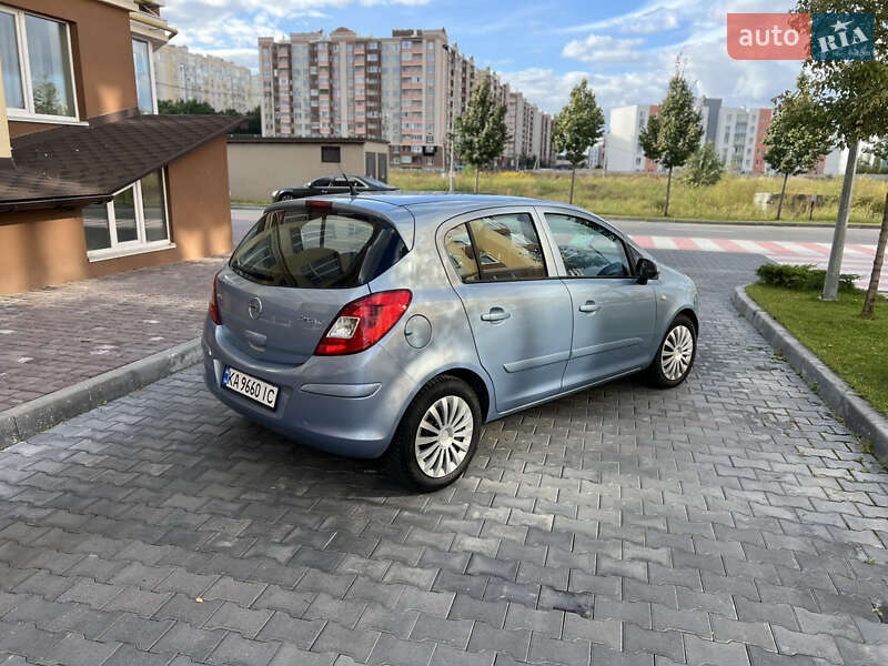 Хэтчбек Opel Corsa 2007 в Киеве