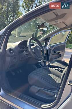 Хэтчбек Opel Corsa 2009 в 