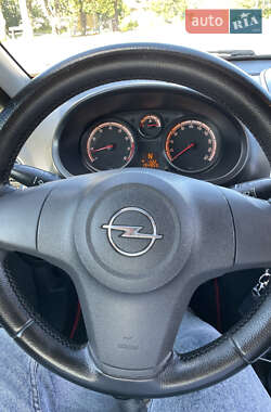 Хэтчбек Opel Corsa 2008 в 