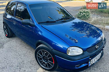 Хетчбек Opel Corsa 1993 в Чернівцях