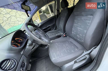 Хэтчбек Opel Corsa 2013 в 