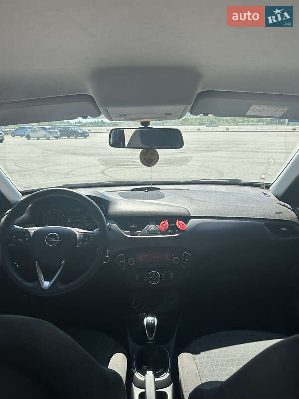Хэтчбек Opel Corsa 2015 в Львове