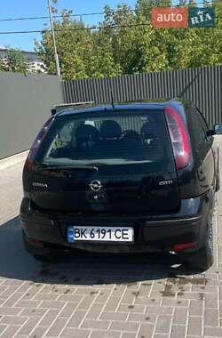 Хэтчбек Opel Corsa 2004 в Ровно
