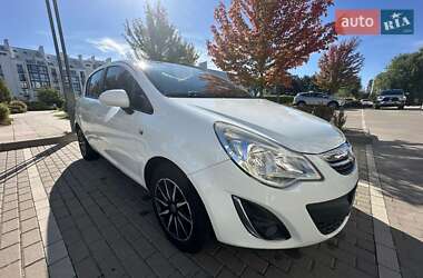 Хэтчбек Opel Corsa 2013 в 