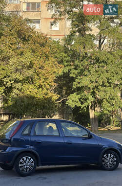 Хэтчбек Opel Corsa 2004 в 