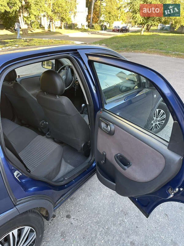 Хэтчбек Opel Corsa 2004 в Харькове