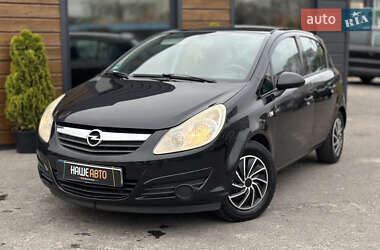Хэтчбек Opel Corsa 2008 в 