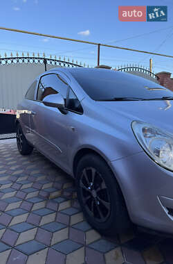 Хэтчбек Opel Corsa 2007 в 