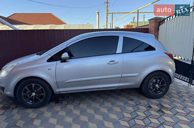 Хэтчбек Opel Corsa 2007 в 