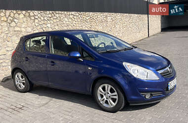 Хэтчбек Opel Corsa 2008 в 