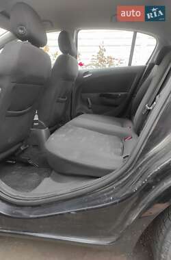 Хэтчбек Opel Corsa 2011 в 