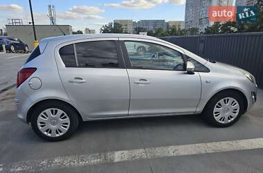 Хэтчбек Opel Corsa 2013 в 