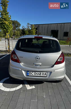 Хэтчбек Opel Corsa 2009 в 