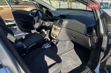 Хэтчбек Opel Corsa 2009 в 