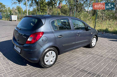 Хэтчбек Opel Corsa 2007 в 
