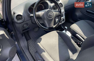 Хэтчбек Opel Corsa 2007 в 