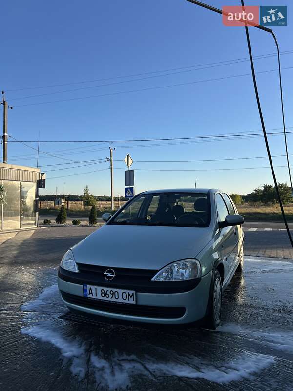Хэтчбек Opel Corsa 2002 в 