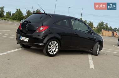 Хэтчбек Opel Corsa 2010 в 