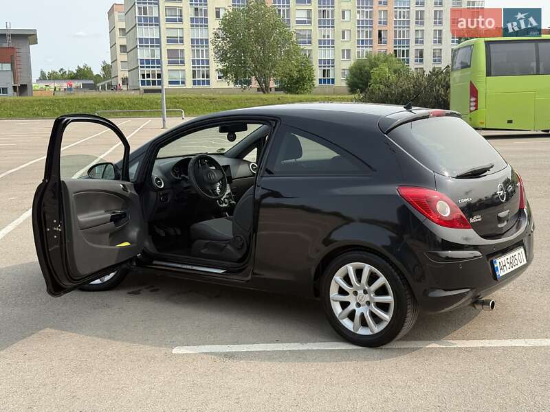Хетчбек Opel Corsa 2010 в Вінниці