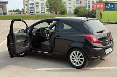 Хэтчбек Opel Corsa 2010 в 