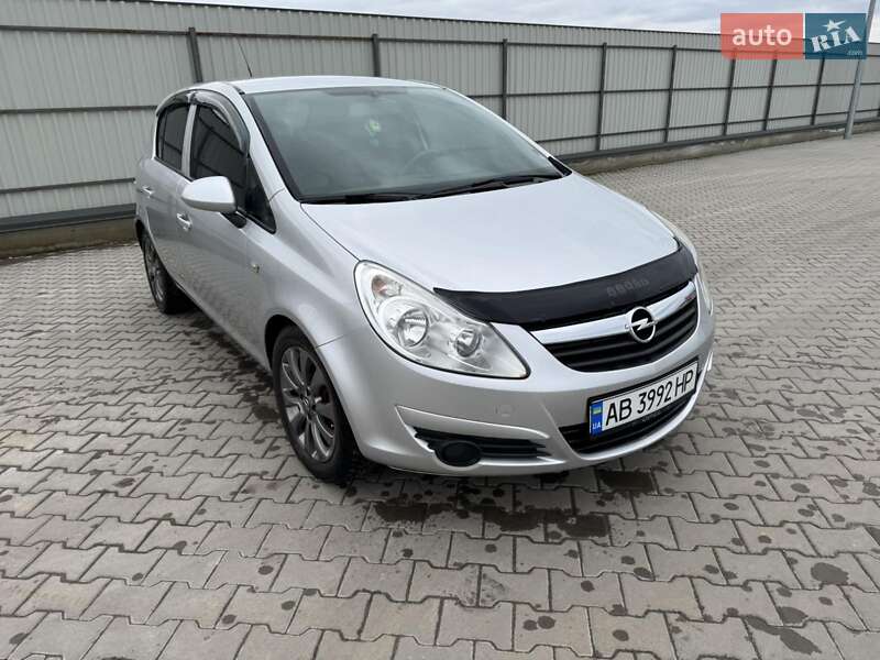 Хэтчбек Opel Corsa 2010 в Виннице
