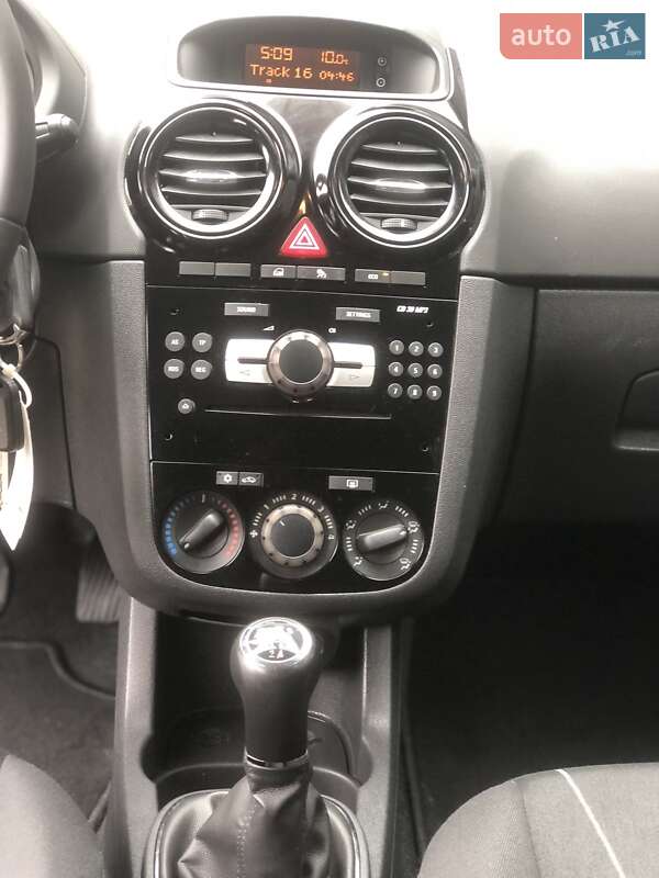 Хэтчбек Opel Corsa 2011 в Ивано-Франковске