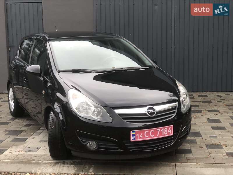 Хэтчбек Opel Corsa 2011 в Ивано-Франковске
