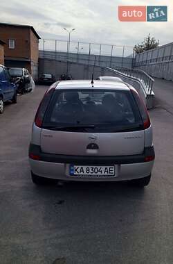 Хэтчбек Opel Corsa 2002 в 