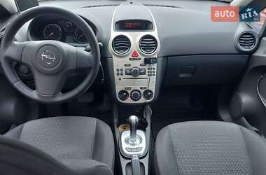 Хэтчбек Opel Corsa 2008 в 