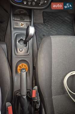 Хэтчбек Opel Corsa 2006 в 