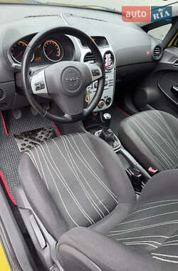 Хэтчбек Opel Corsa 2008 в 