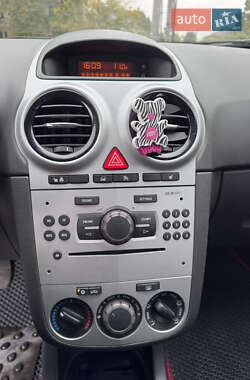 Хэтчбек Opel Corsa 2008 в 