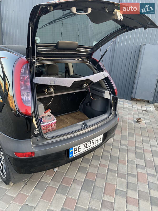 Хетчбек Opel Corsa 2001 в Миколаєві