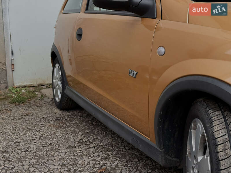 Хэтчбек Opel Corsa 2003 в Дрогобыче